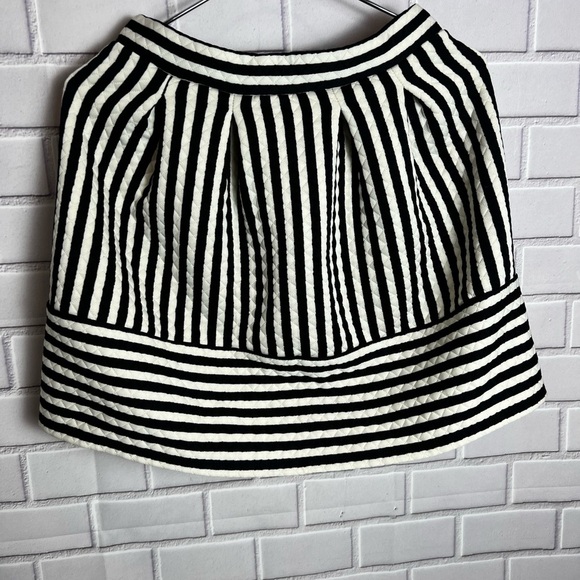 XHILARATION Black and White Striped Women's skirt / size SP - Picture 3 of 9
